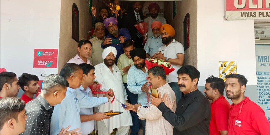 'Jugal Kishore Sharma ji inaugurated Buffet Hut Restaurant in Satwari Jammu today'